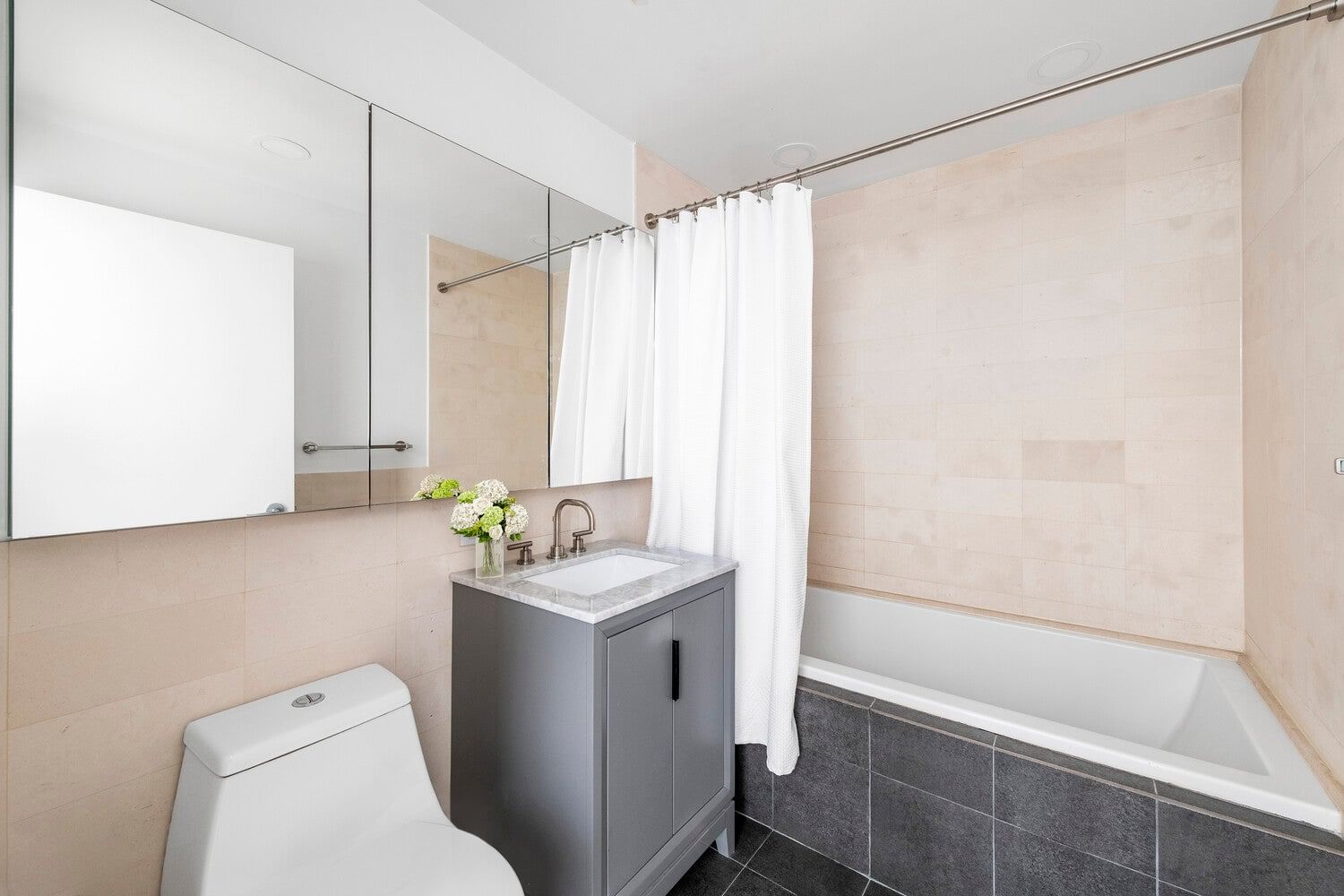Real estate property located at 26 BROADWAY #204, Kings, Williamsburg, New York City, NY, US