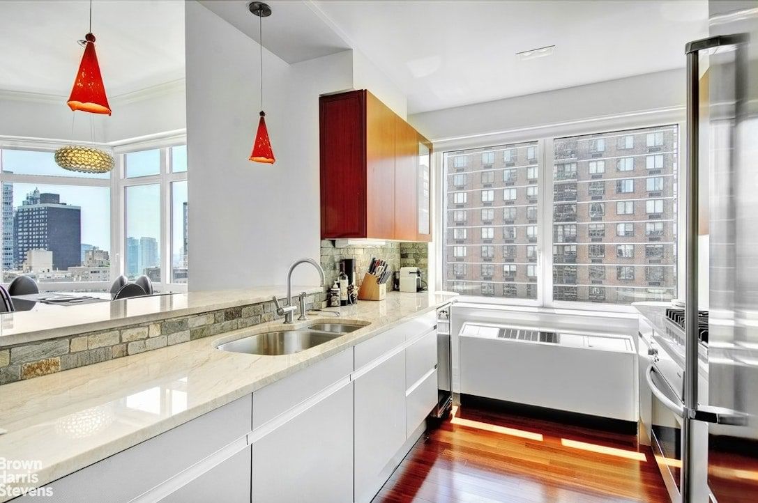 Real estate property located at 300 55TH #21D, New York, Sutton Place, New York City, NY, US