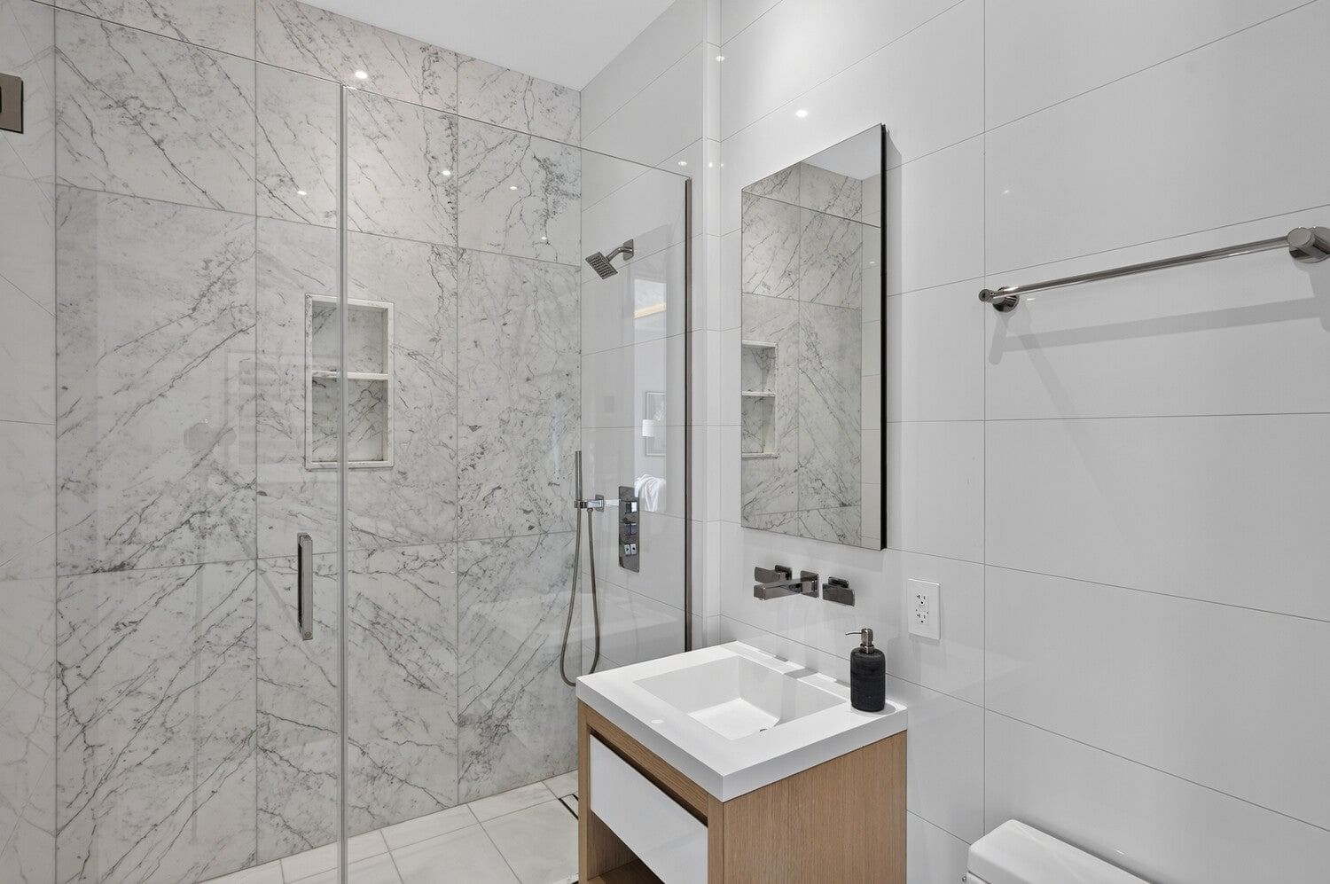 Real estate property located at 305 61ST #702, New York, Lenox Hill, New York City, NY, US