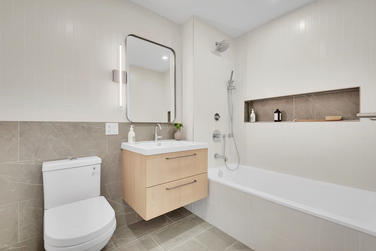 Real estate property located at 11-32 31ST #4C, Queens, Astoria, New York City, NY, US