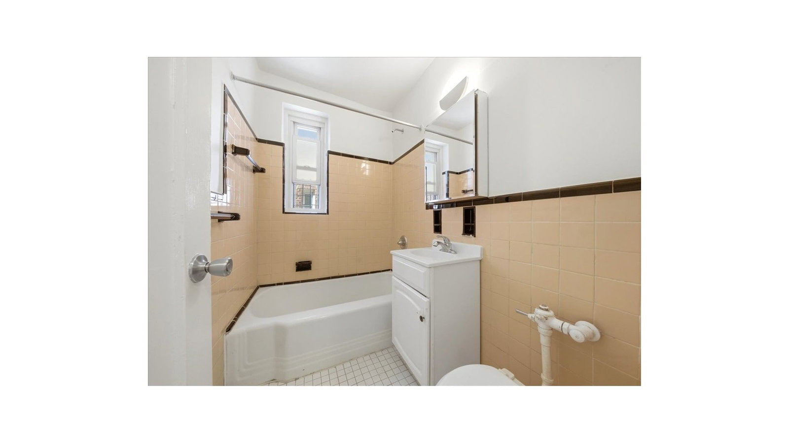 Real estate property located at 2080 BARNES #2D, Bronx, Bronxdale, New York City, NY, US