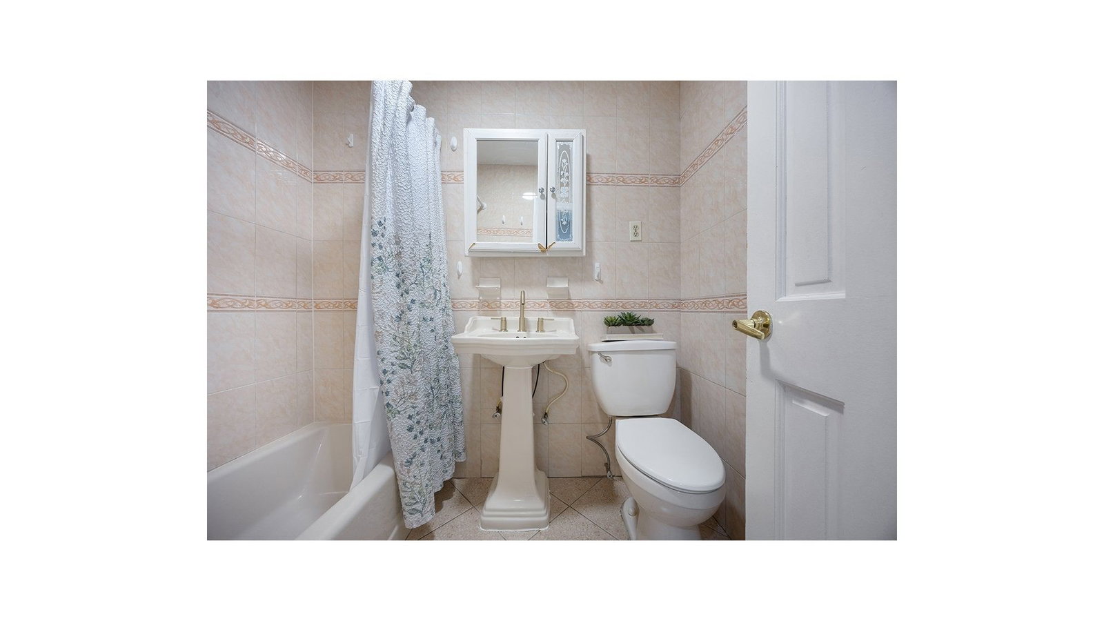 Real estate property located at 76-22 60TH, Queens, Glendale, New York City, NY, US