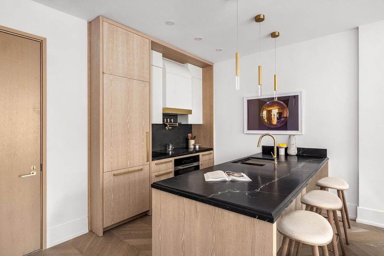Real estate property located at 660 LEXINGTON #9C, New York, Midtown East, New York City, NY, US