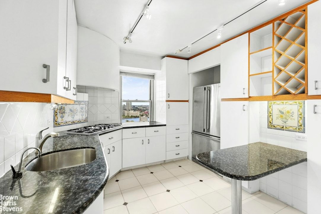 Real estate property located at 400 56TH #28N, New York, Sutton Place, New York City, NY, US