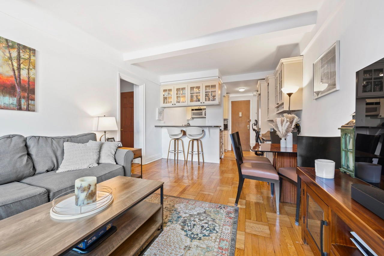 Real estate property located at 235 102ND #8O, New York, Upper West Side, New York City, NY, US