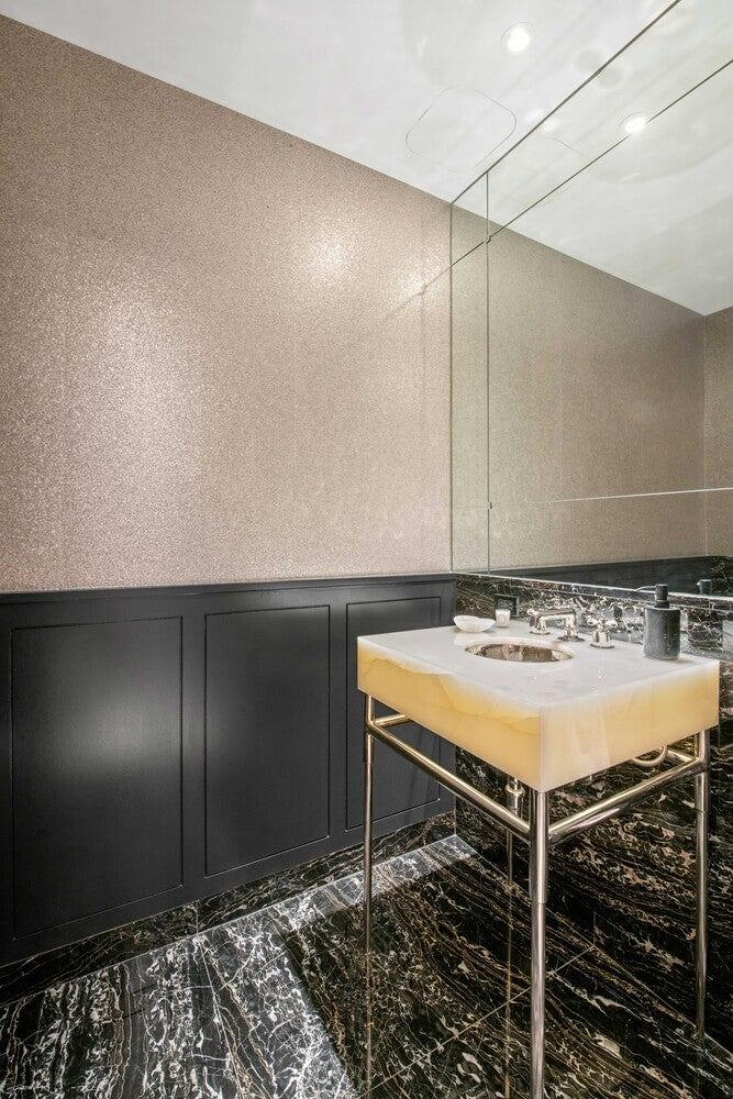 Real estate property located at 40 END #9B, New York, Yorkville, New York City, NY, US
