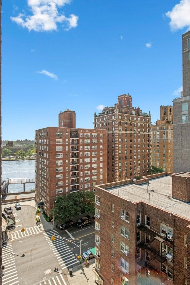 Real estate property located at 40 END #9B, New York, Yorkville, New York City, NY, US