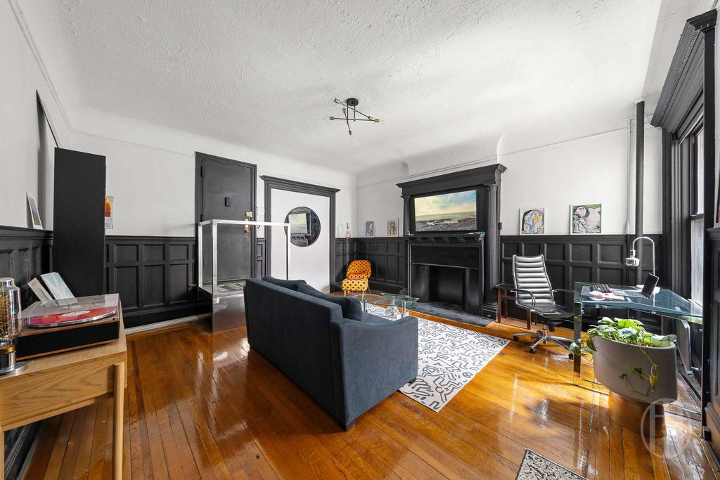 Real estate property located at 249 102nd #1B, New York, Upper West Side, New York City, NY, US