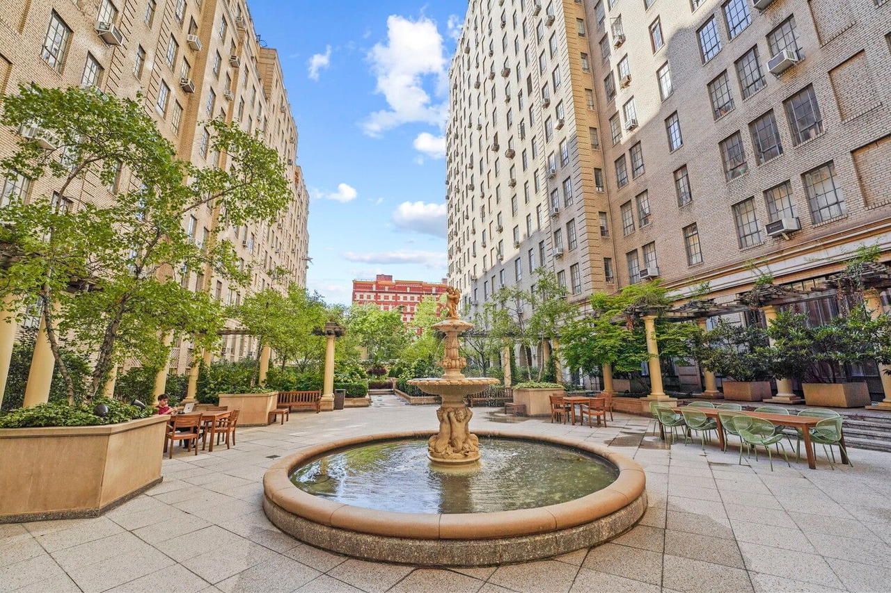 Real estate property located at 333 56TH #2L, New York, Hell's Kitchen, New York City, NY, US