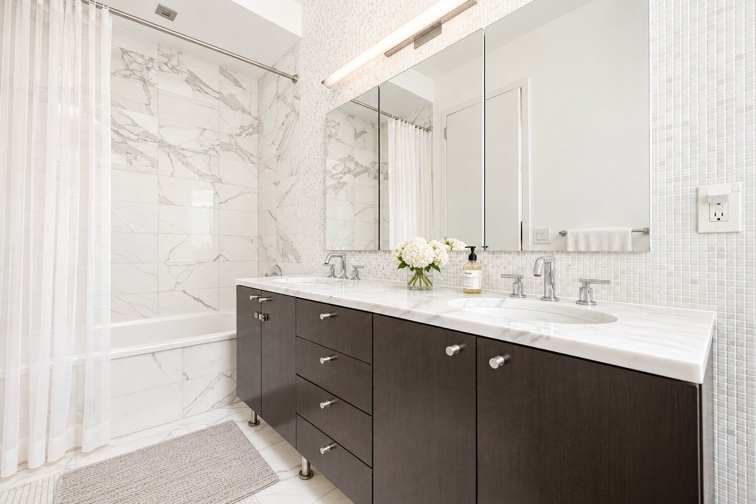 Real estate property located at 46-30 CENTER #404, Queens, Hunters Point, New York City, NY, US