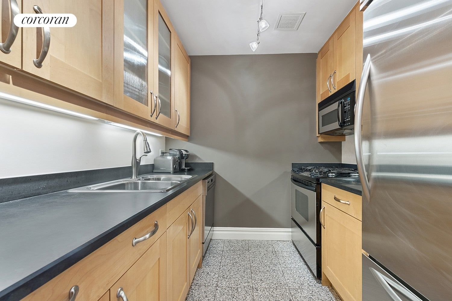 Real estate property located at 401 60TH #11B, New York, Lenox Hill, New York City, NY, US