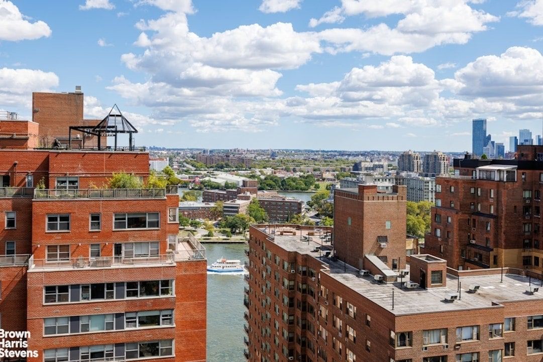 Real estate property located at 60 END #21A, New York, Yorkville, New York City, NY, US