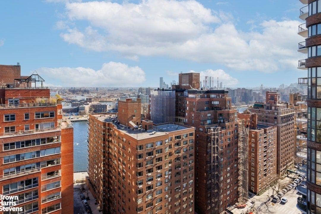 Real estate property located at 60 END #21A, New York, Yorkville, New York City, NY, US