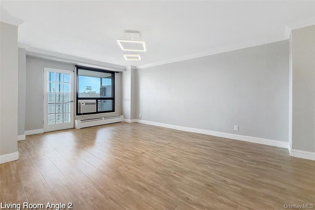 Real estate property located at 61-25 98th #7J, Queens, Rego Park, New York City, NY, US