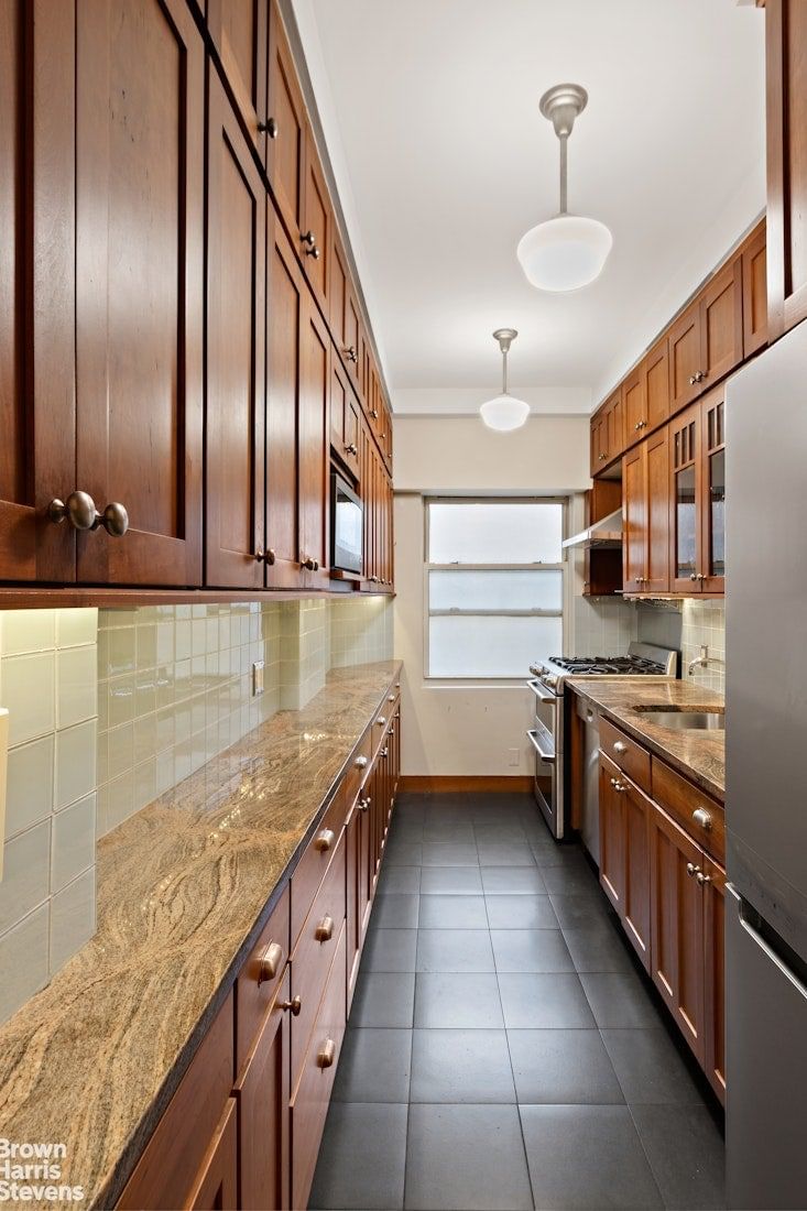 Real estate property located at 245 104TH #6C, New York, Upper West Side, New York City, NY, US