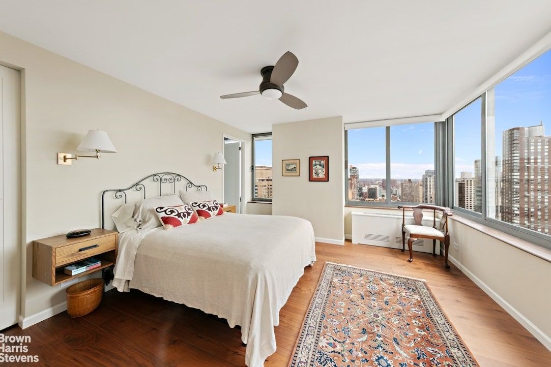 Real estate property located at 300 85TH #3205, New York, Yorkville, New York City, NY, US