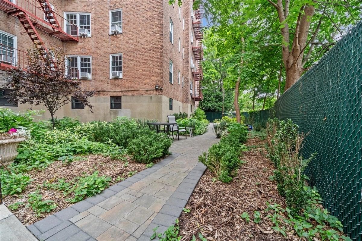 Real estate property located at 1125 LORIMER #2J, Kings, Greenpoint, New York City, NY, US