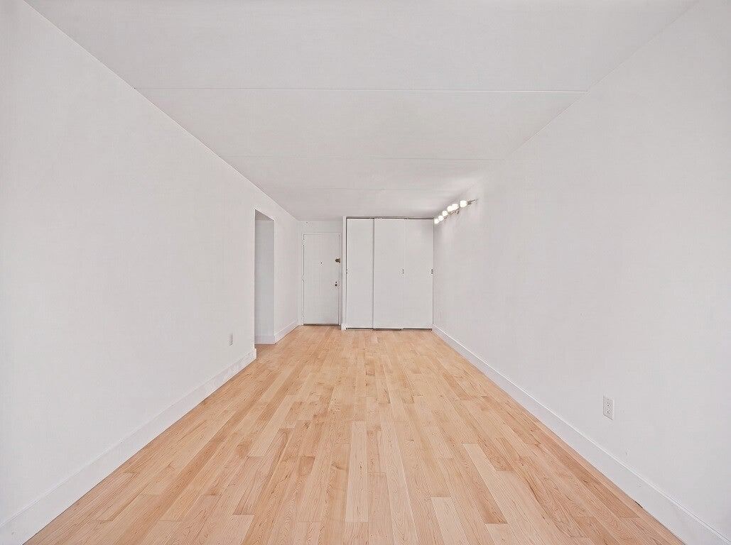 Real estate property located at 220 MANHATTAN #2N, New York, Manhattan Valley, New York City, NY, US