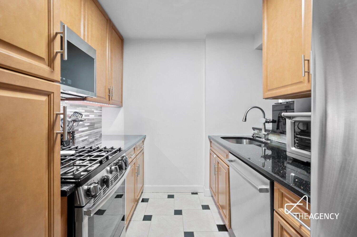 Real estate property located at 200 84TH #3G, New York, Yorkville, New York City, NY, US