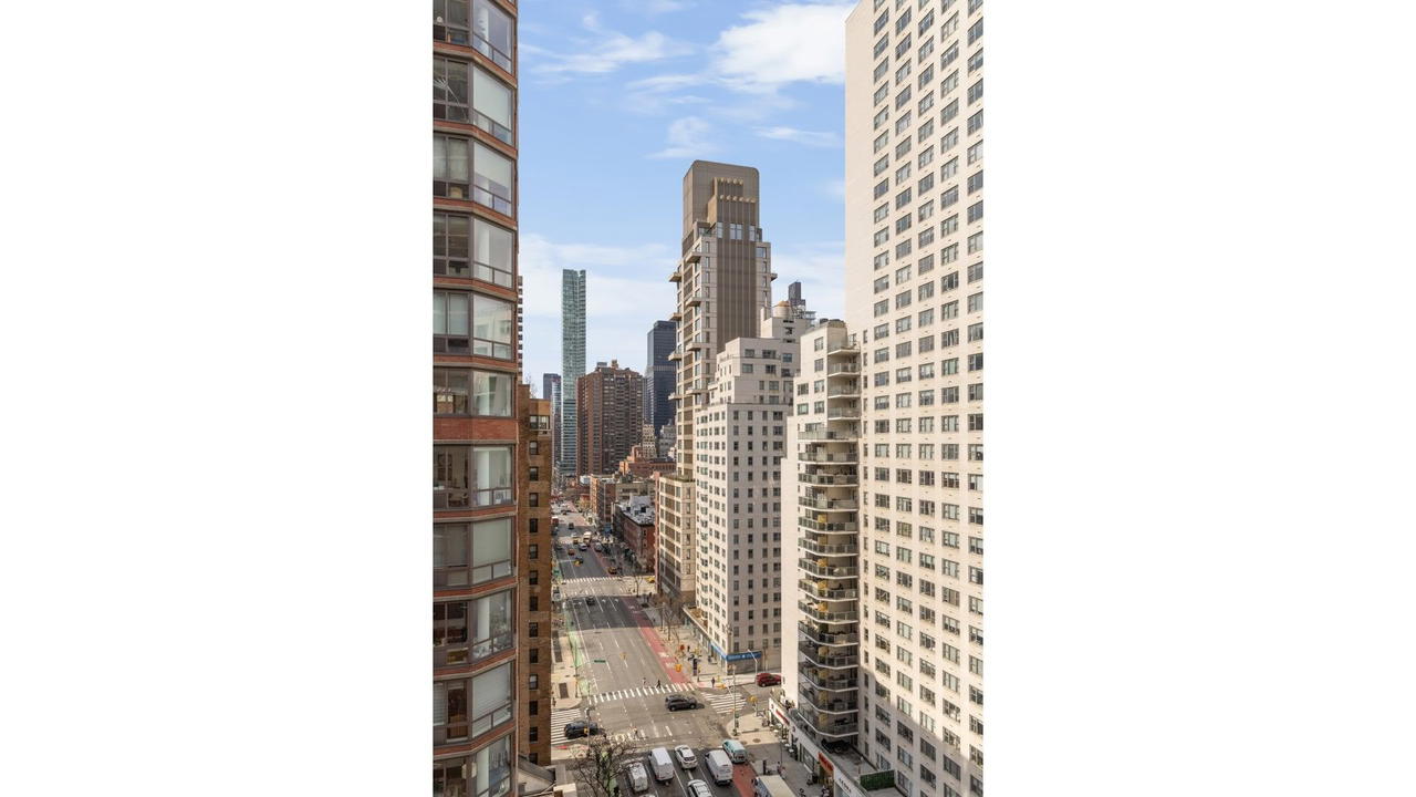 Real estate property located at 301 64TH #17B, New York, Lenox Hill, New York City, NY, US
