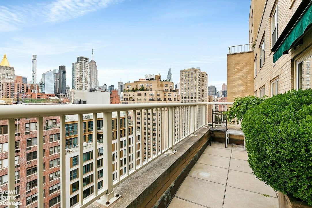 Real estate property located at 305 24TH #18S, New York, Kips Bay, New York City, NY, US