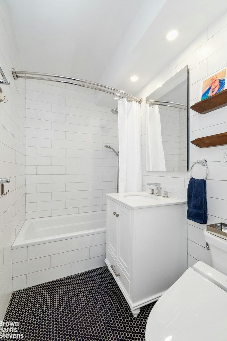 Real estate property located at 1175 YORK #4F, New York, Lenox Hill, New York City, NY, US