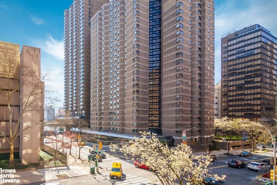 Real estate property located at 1175 YORK #4F, New York, Lenox Hill, New York City, NY, US