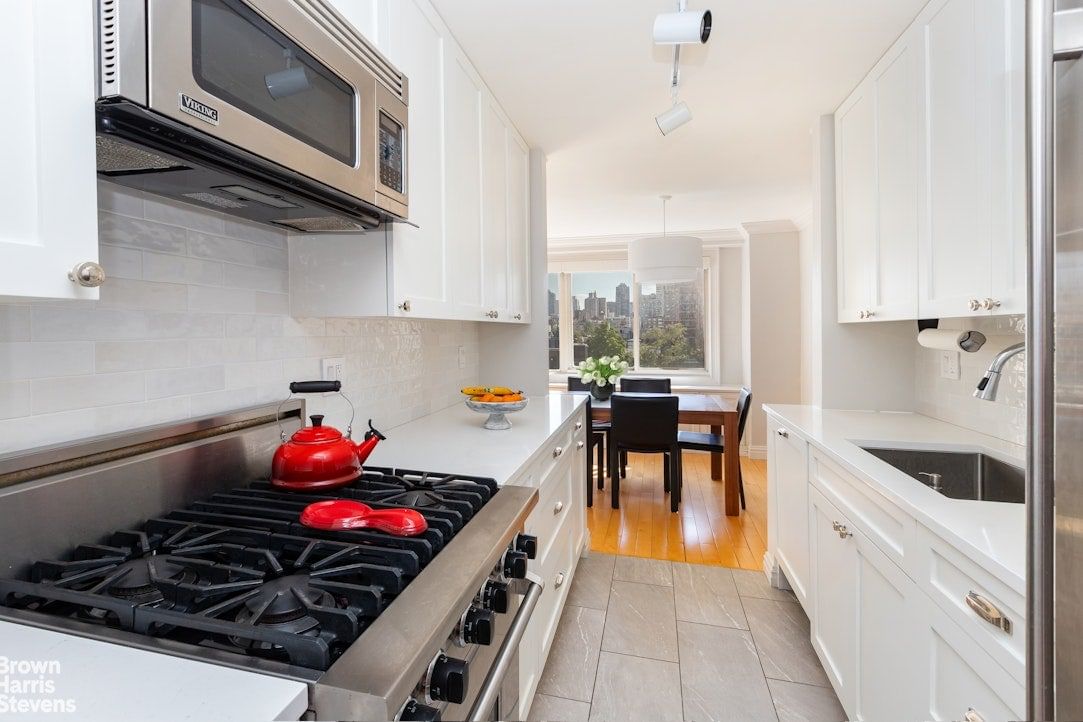 Real estate property located at 401 86TH #10C, New York, Yorkville, New York City, NY, US