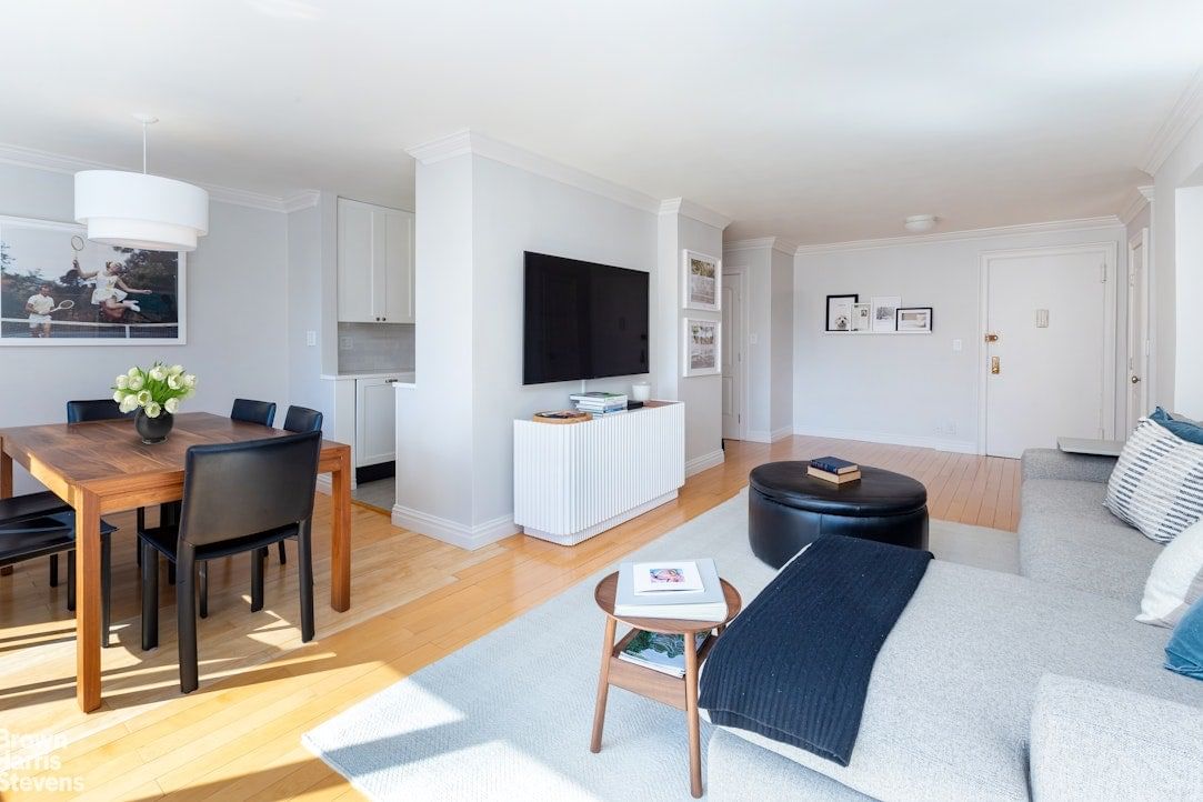 Real estate property located at 401 86TH #10C, New York, Yorkville, New York City, NY, US
