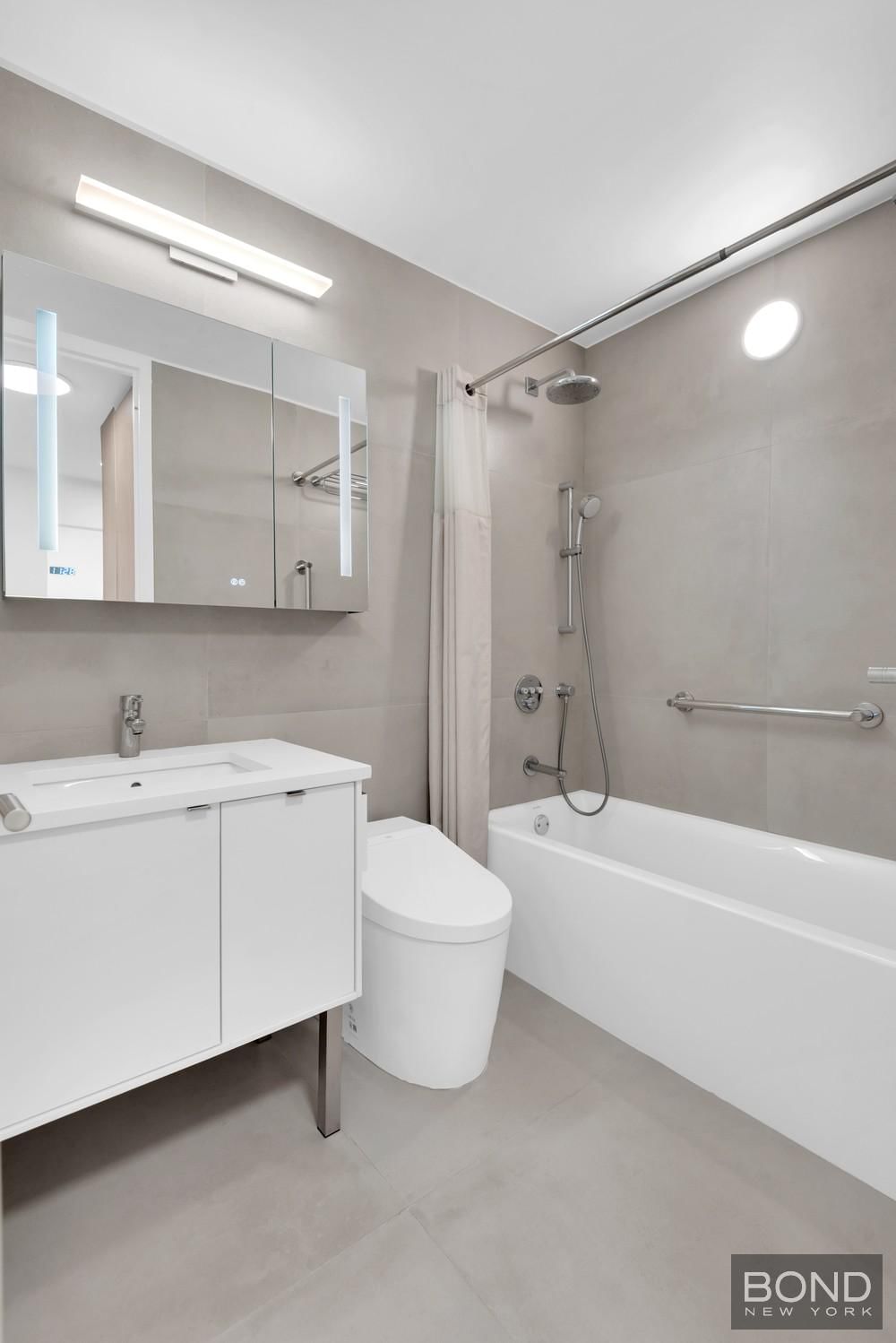 Real estate property located at 1 Irving V16D, New York, Gramercy Park, New York City, NY, US