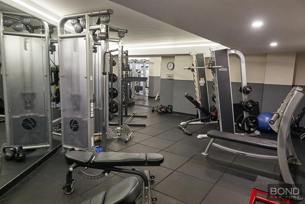 Real estate property located at 1 Irving V16D, New York, Gramercy Park, New York City, NY, US