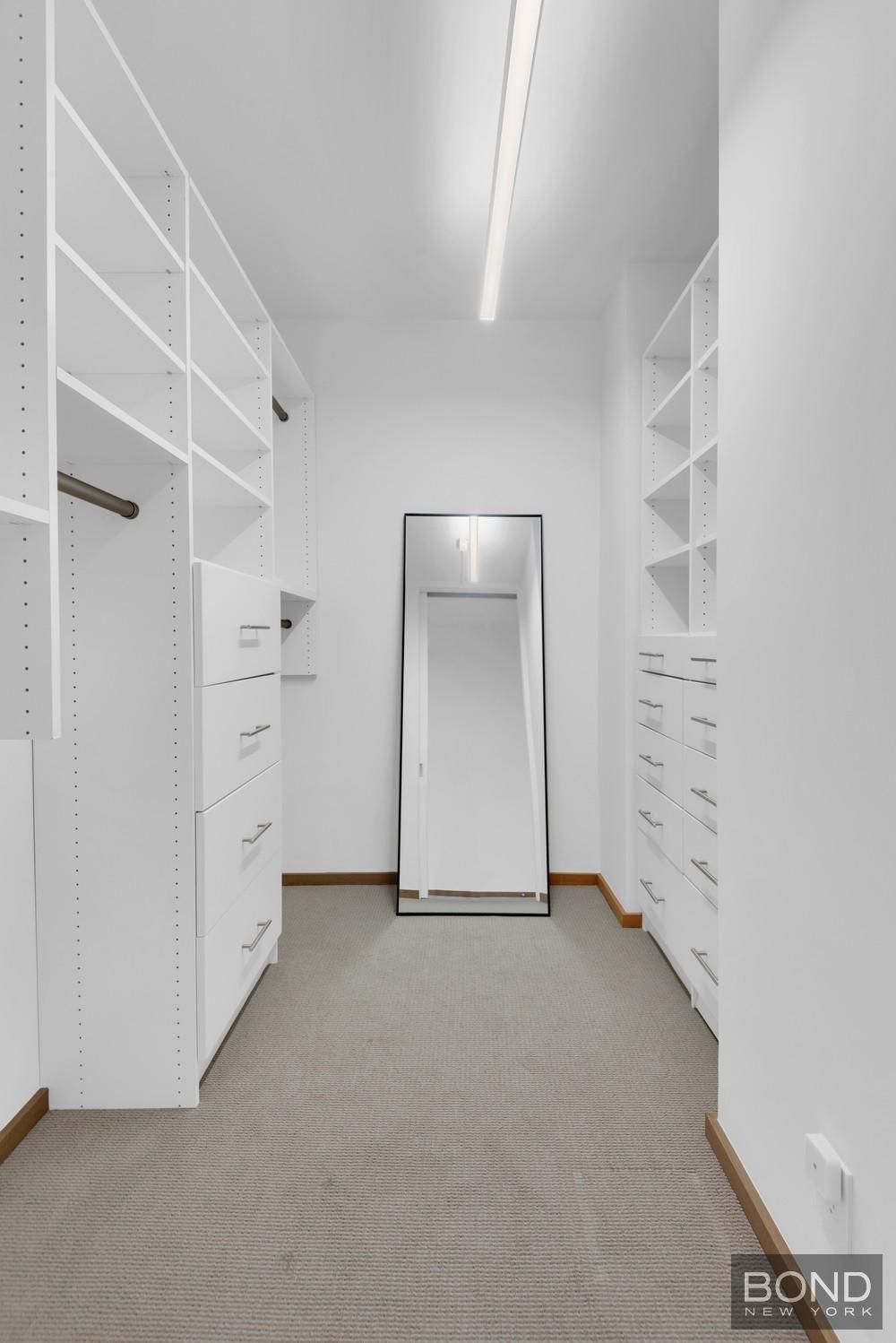 Real estate property located at 1 Irving V16D, New York, Gramercy Park, New York City, NY, US