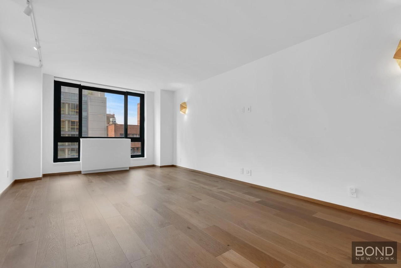 Real estate property located at 1 Irving V16D, New York, Gramercy Park, New York City, NY, US
