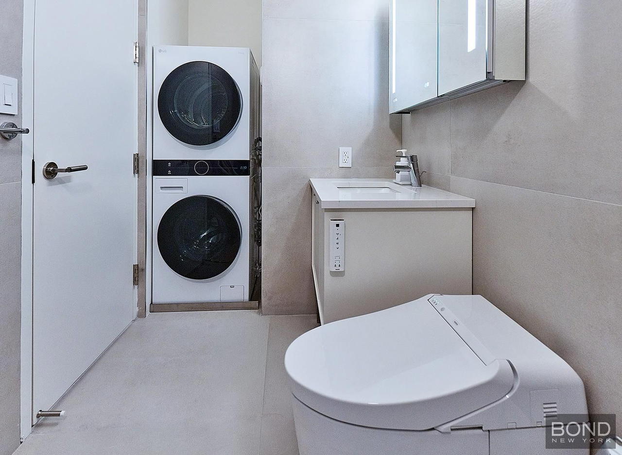 Real estate property located at 1 Irving V16D, New York, Gramercy Park, New York City, NY, US