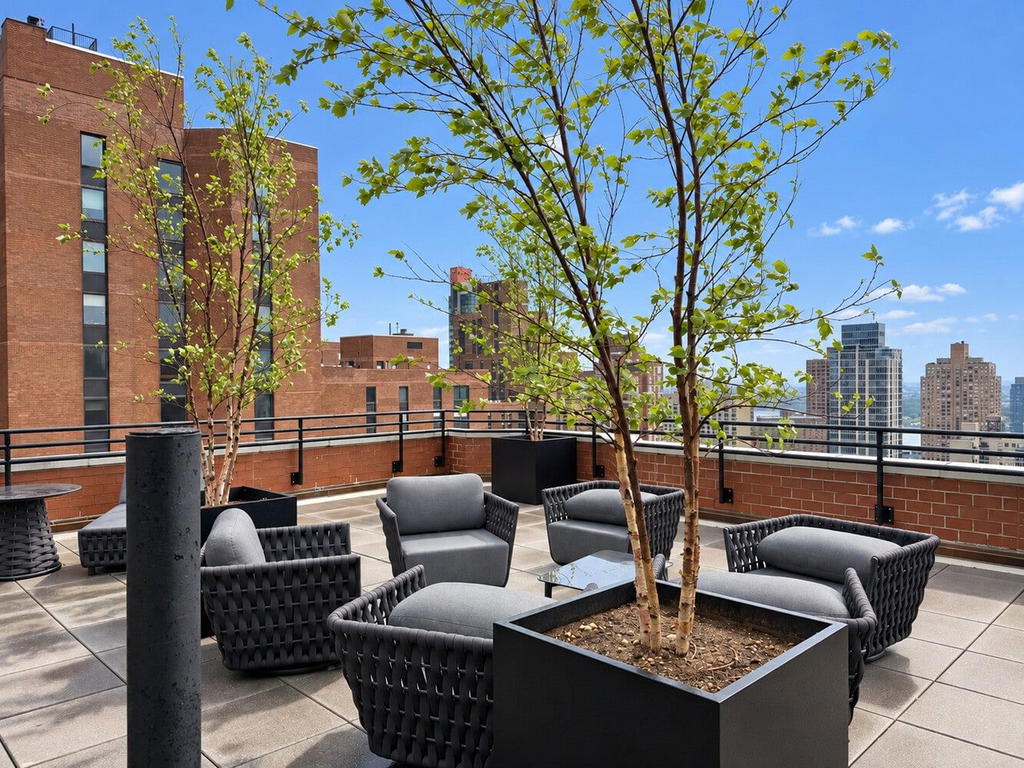 Real estate property located at 200 90TH #12G, New York, Yorkville, New York City, NY, US