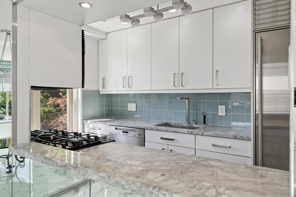 Real estate property located at 370 76TH A1808, New York, Lenox Hill, New York City, NY, US