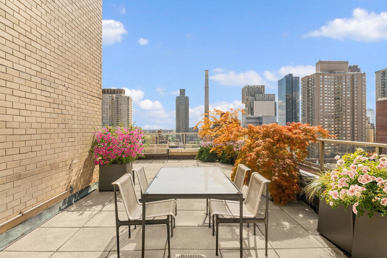 Real estate property located at 370 76TH A1808, New York, Lenox Hill, New York City, NY, US