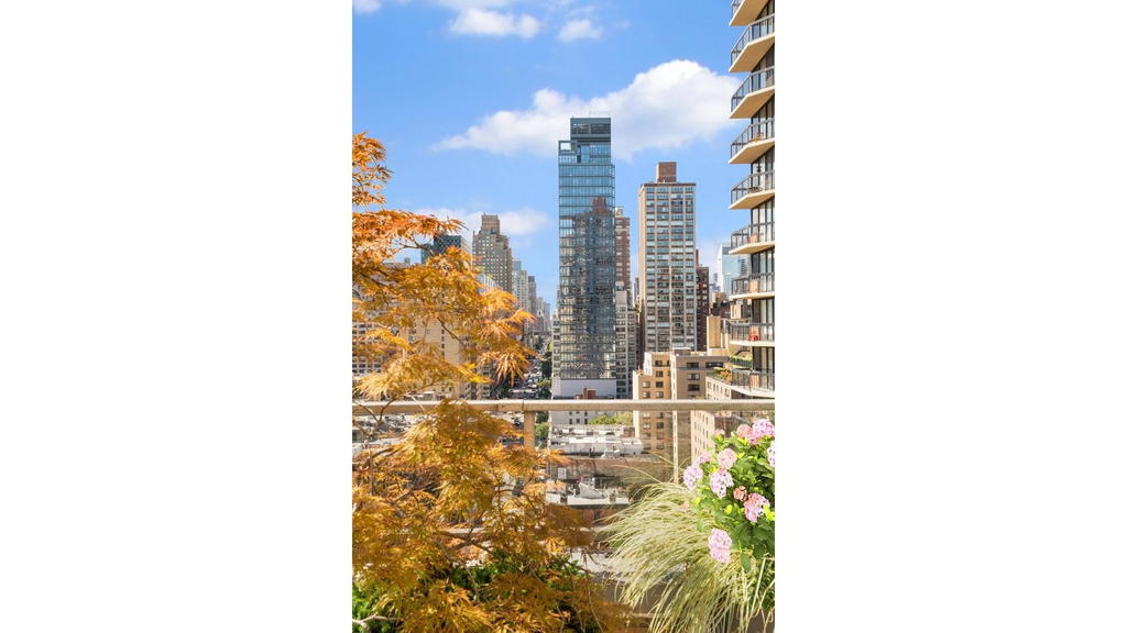 Real estate property located at 370 76TH A1808, New York, Lenox Hill, New York City, NY, US