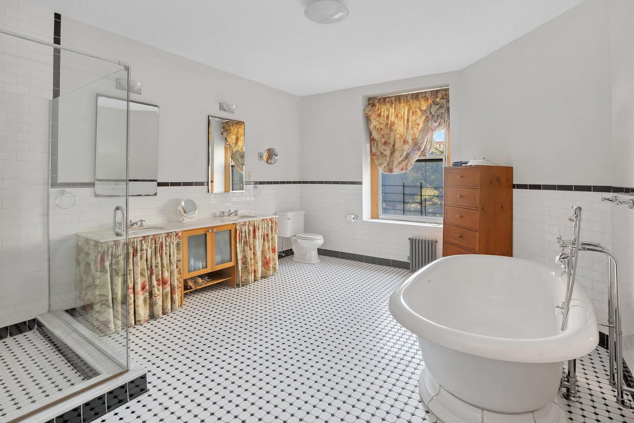 Real estate property located at 300 109TH #3LMR, New York, Upper West Side, New York City, NY, US