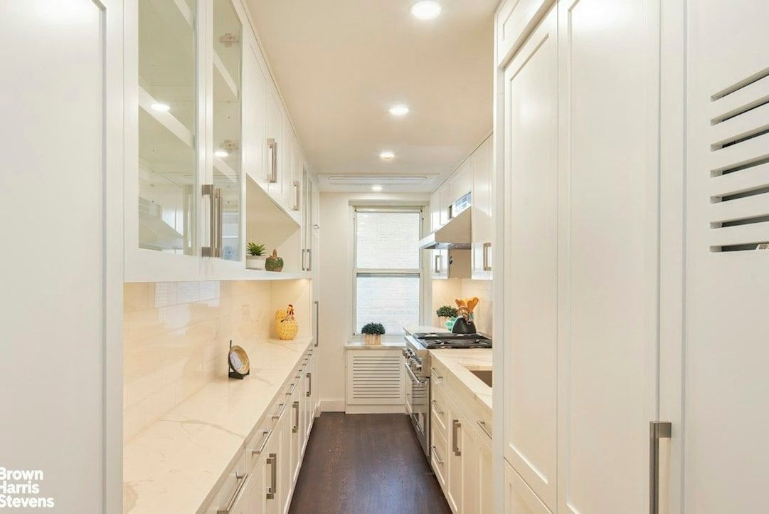 Real estate property located at 170 77TH #8G, New York, Lenox Hill, New York City, NY, US