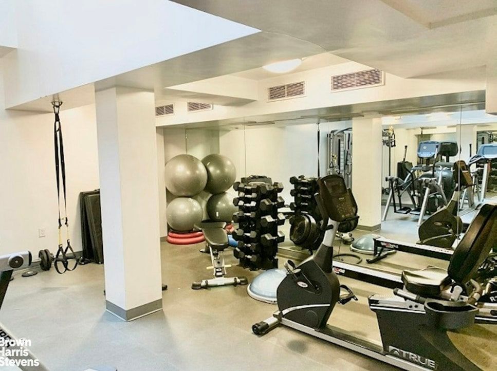 Real estate property located at 170 77TH #8G, New York, Lenox Hill, New York City, NY, US