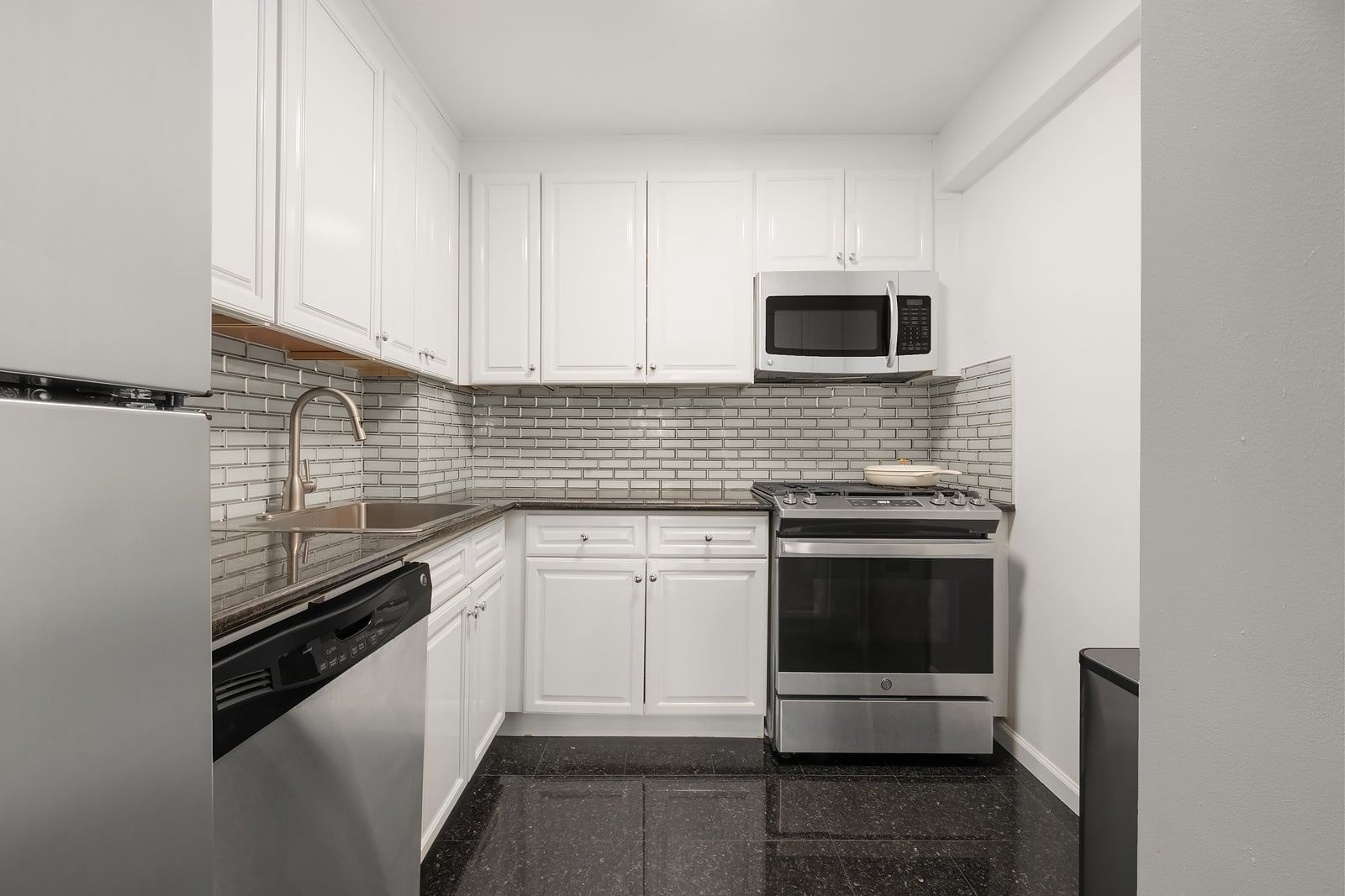 Real estate property located at 400 77th #6J, New York, Upper East Side, New York City, NY, US