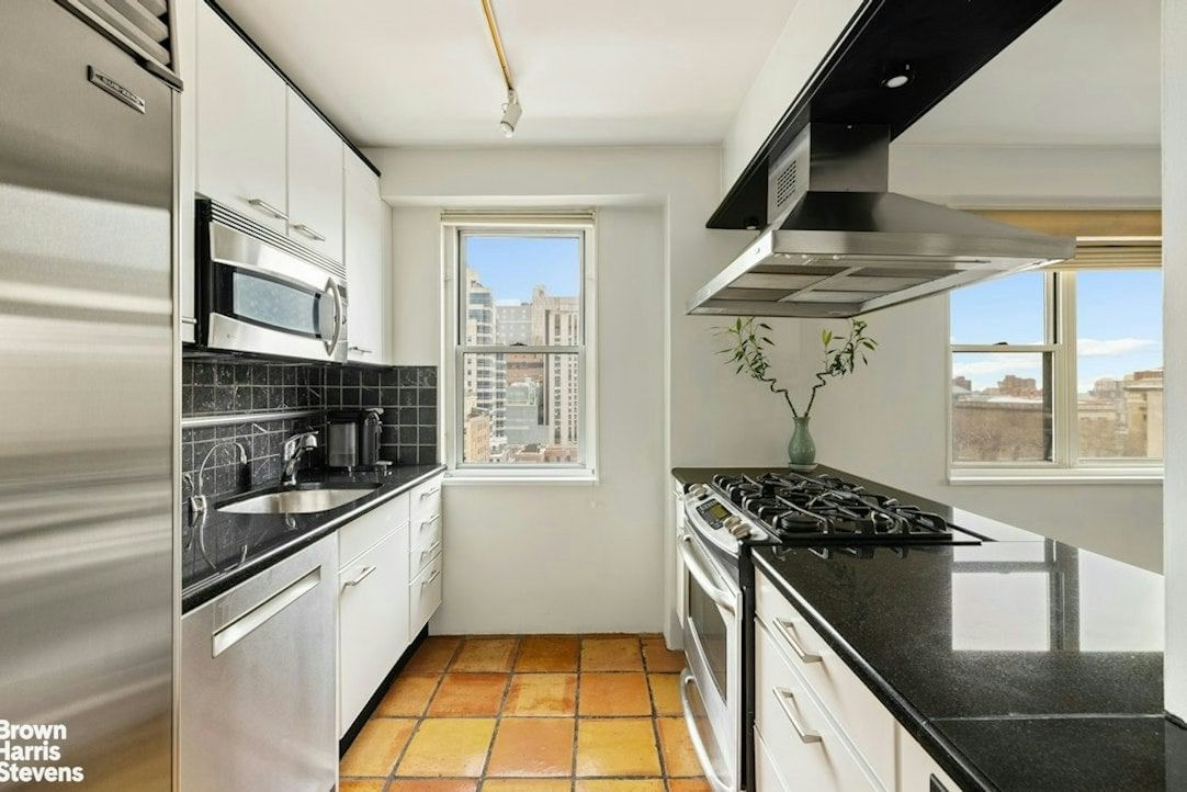 Real estate property located at 1175 YORK #16J, New York, Lenox Hill, New York City, NY, US