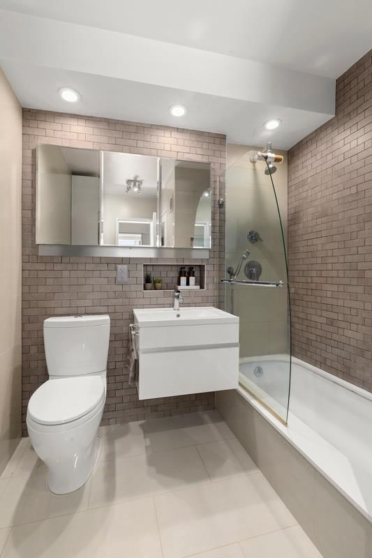 Real estate property located at 404 66th #4-C, New York, Upper East Side, New York City, NY, US