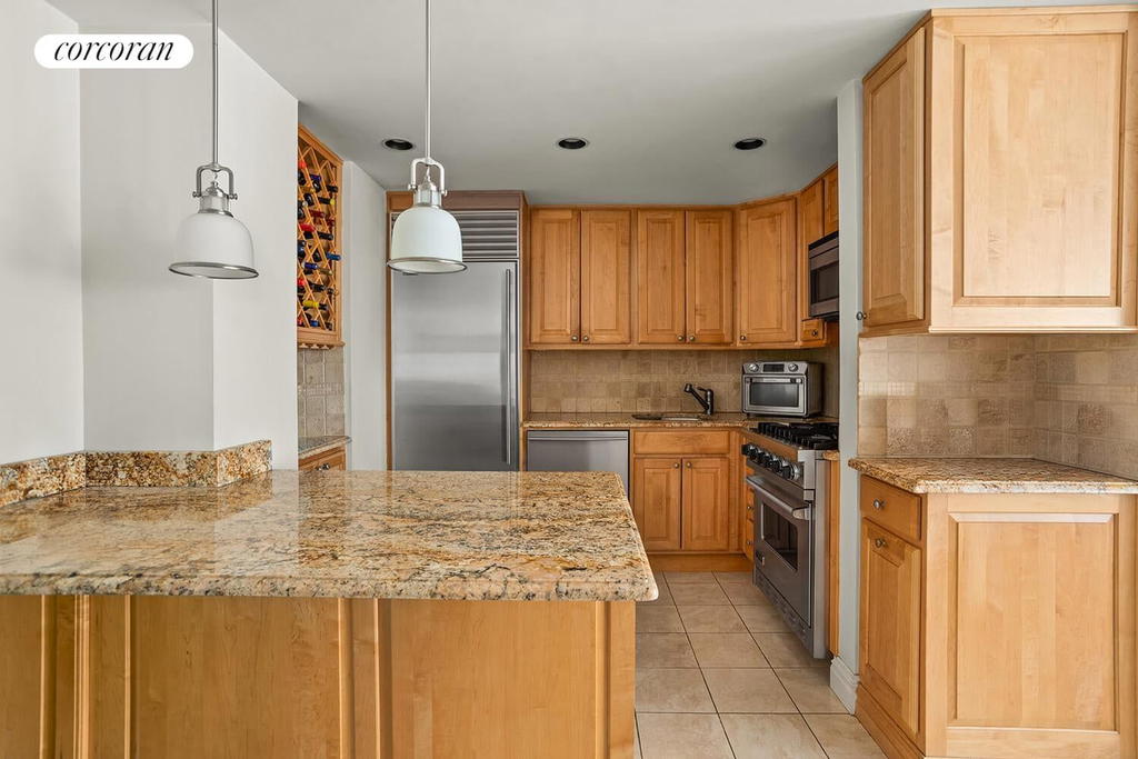 Real estate property located at 420 72ND #10FG, New York, Lenox Hill, New York City, NY, US