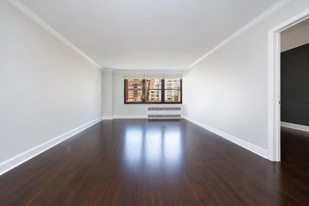 Real estate property located at 315 70th #8K, New York, Upper East Side, New York City, NY, US