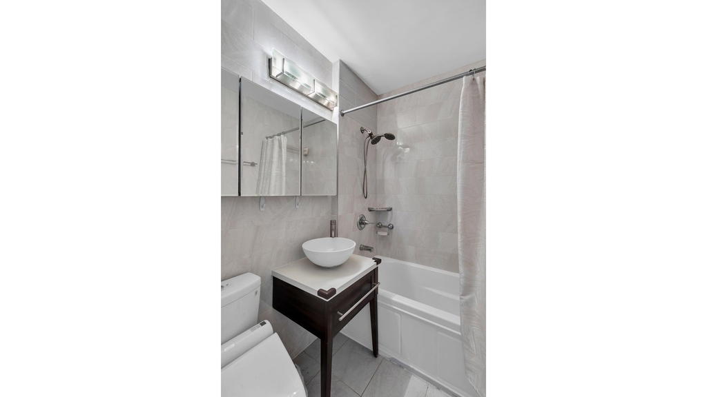 Real estate property located at 370 76TH C1209, New York, Lenox Hill, New York City, NY, US