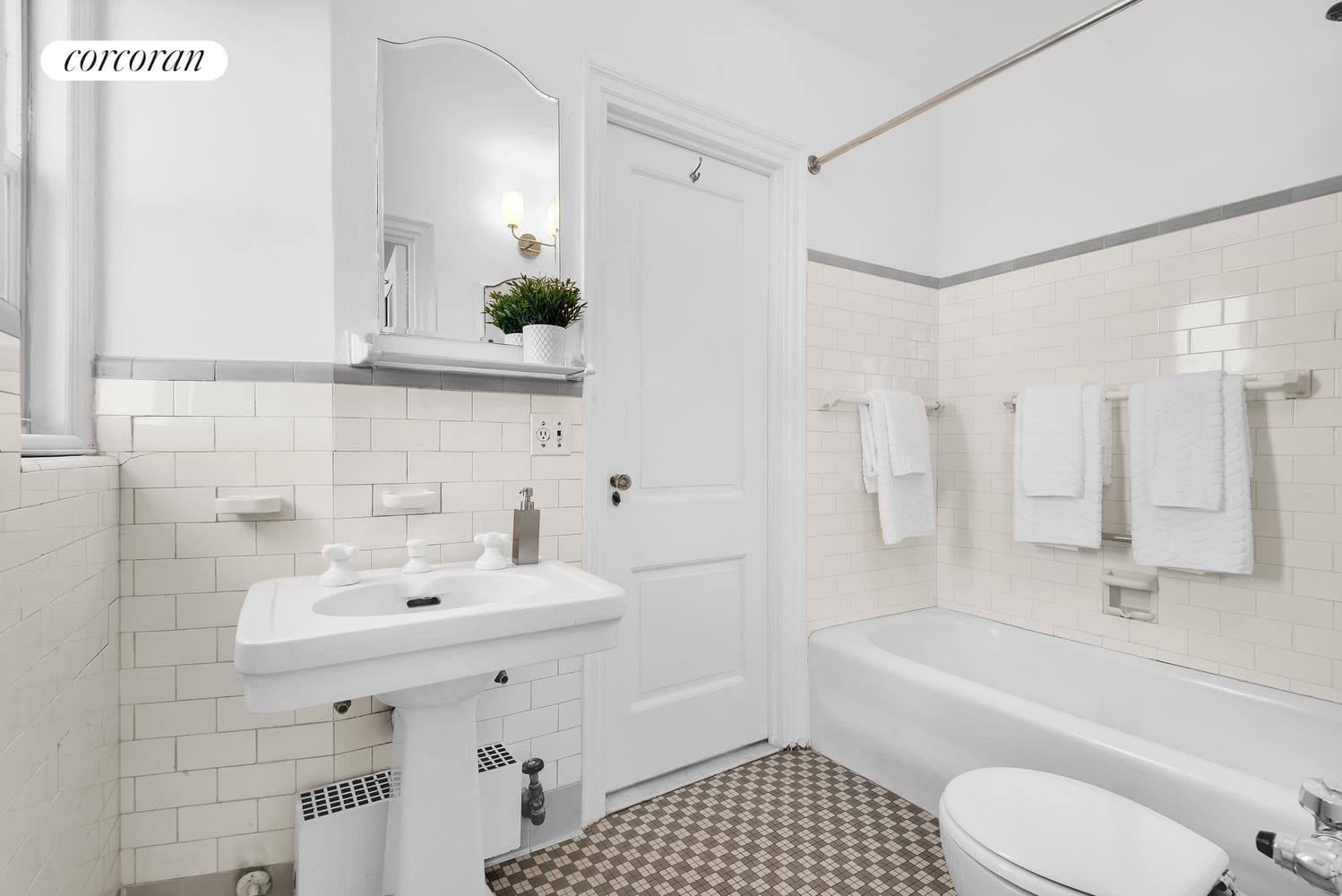 Real estate property located at 25 END #13G, New York, Yorkville, New York City, NY, US