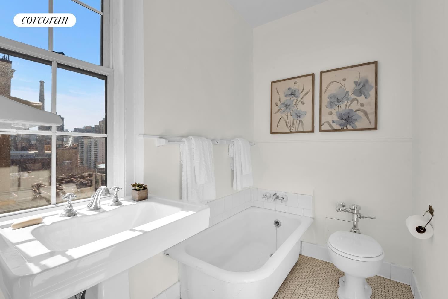 Real estate property located at 25 END #13G, New York, Yorkville, New York City, NY, US