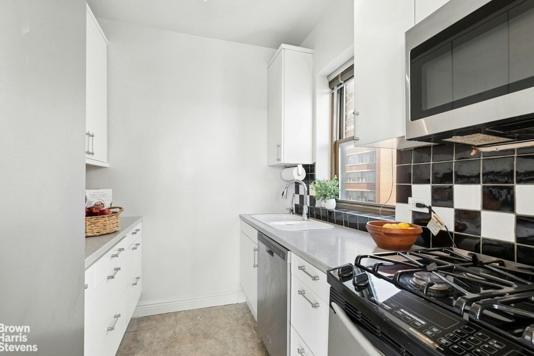 Real estate property located at 55 END #16D, New York, Yorkville, New York City, NY, US